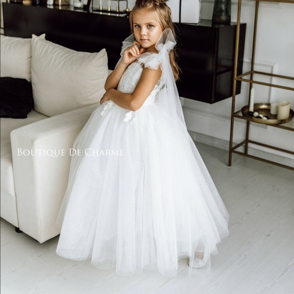 FLOWER GIRL dress with detachable train - Picture 8 of 8